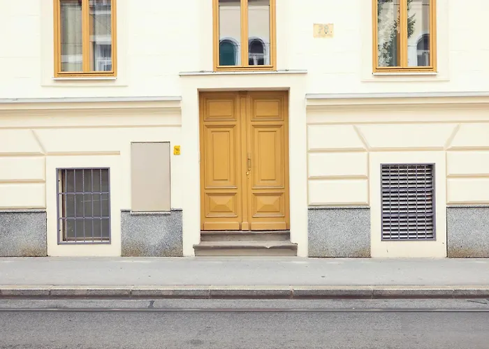 Апартаменты Leonart Living 41